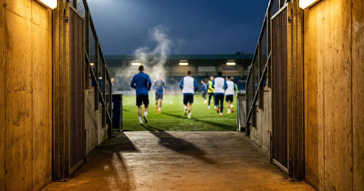 Schalke Win 3-2 at Paderborn to Keep Promotion Pressure On